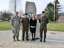 V.l.: Oberstleutnant Scott Ogledzinski, Oberst Franz Langthaler, Botschafterin Alexa Wesner, Major Jürgen Scherl.