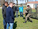 Die Soldaten präsentierten ihre Nahkampfausbildung.