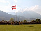 Die angetretenen Formationen am Sportplatz.