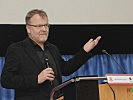 Oscar-Preisträger Stefan Ruzowitzky beim Symposium an der Landesverteidigungs- akademie.