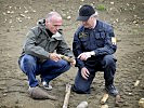 Gerald Klug machte sich selbst ein Bild von der heutigen Sprengung in Allentsteig.