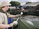 Im Jahr 2000 reinigten Experten des Heeres Trinkwasser in Mosambik.