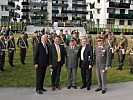 Der ehemalige Kasernenkommandant Oberst Ebner in der Mitte der Ehrengäste.