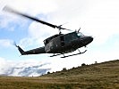 Eine Agusta Bell 212 unmittelbar vor der Landung.