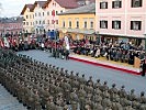 Der historische Stadtplatz diente als prächtige Kulisse.