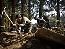 Stellungsbau: Die Soldaten errichten Kampfgräben und Unterstände.