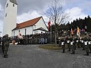 Der Kirchplatz in Möggers lieferte die herrliche Kulisse für die Angelobung.