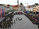 Bei traumhaften Wetter präsendierte sich der Rathausplatz seinem Publikum.