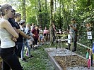 Wie wichtig die Kennzeichnung von Minen für die Bevölkerung nach einer kriegerischen Auseinandersetzung, ist wurde hier erlärt.