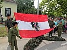 Die Feuerwehrjugend unterstützte tatkräftig das Bundesheer beim Festakt.