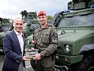 Verteidigungsminister Klug übergab heute die neuen Iveco-Mehrzweckfahrzeuge.