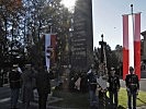 Dem Salzburger Hausregiment - den "Rainern" wird beim Obelisk gedacht.