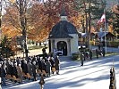 Der Allerseelengottesdienst wird bei der Kapelle vor dem Urrichhaus am Berg Isel gefeiert.