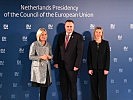 V.l.: Die niederländische Verteidigungsministerin Jeanine Hennis-Plasschart, Minister Hans Peter Doskozil und die Hohe Repräsentantin der EU, Frederica Mogherini.