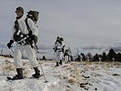 Der Marsch zum Hochlager wurde mit Schneeschuhen bewältigt.