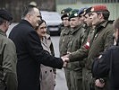 Minister Doskozil mit Soldaten im Assistenzeinsatz in Spielfeld.