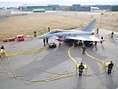 Die Einsatzkräfte beim Training mit dem Eurofighter.