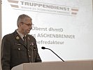 Chefredakteur Oberst Jörg Aschenbrenner bei seiner Ansprache.