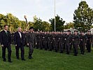 V.l.: Bürgermeister Höflechner, LH Schützenhöfer und Brigadier Zöllner mit den Rekruten.