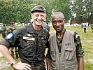 Kurt Arbeiter mit einem Kameraden in der Zentralafrikanischen Republik...