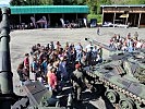 Großer Andrang bei den Panzern.