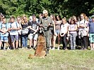 Hundeführerin Andrea Nagl mit ihrem Hund "Lauser".