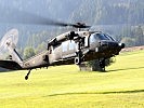 Der "Black Hawk" im Einsatz in Afritz.