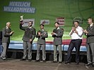 Diskuswerfer Korporal Lukas Weißhaidinger, 2.v.l., ist "Sportler des Jahres" im Bundesheer.