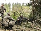 Oberstabswachtmeister Voura bei der Beobachtungsstelle der Aufklärer.