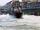 Pionierboote drehten auf der Salzach ihre Runden.