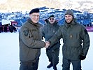 V.l.: Generalstabschef General Othmar Commenda, der Tiroler Militärkommandant Generalmajor Herbert Bauer und der stellvertretende Kompaniekommandant Oberleutnant Florian Bruckner.