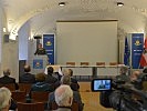 Generalleutnant Erich Csitkovits eröffnet die Expertentagung in der Sala Terrena der Landesverteidigungsakademie.