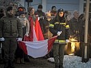 Das Hissen der Bundesdienstflagge erfolgte gemeinsam mit der örtlichen Feuerwehr und der Landjugend.