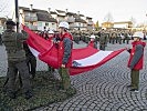 Die Feuerwehrjugend kam beim Hissen der Bundesflagge zum Einsatz.