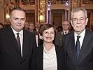 Verteidigungsminister Hans Peter Doskozil, Bundespräsident Alexander Van der Bellen mit Gattin Doris Schmidauer.