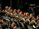 Hoch konzentriert spielen die jungen Militärmusiker.