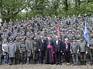 Minister Hans Peter Doskozil mit den österreichischen Soldatinnen und Soldaten in Lourdes.