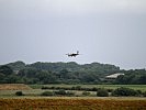 Der erste Bundesheer-Jet landet in der Bretagne.