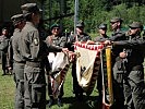 Je Bundesland leistete ein Rekrut das Gelöbnis auf die Fahne.