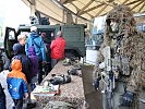 Großer Andrang beim geschützten Mehrzweckfahrzeug "Husar".