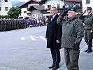 Tirols Militärkommandant, Generalmajor Herbert Bauer und Landesrat Johannes Tratter zu Beginn der Festveranstaltung.