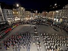 Eidrucksvoller Blick von oben auf die Große Flaggenparade.