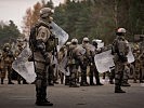 "Crowd and Riot Control": Auch für Ordnungseinsätze stehen die Soldaten bereit.