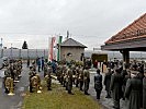 Feierliches Gedenken beim Karner in Feldkirchen.