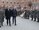 Mario Kunasek mit seinem Vorgänger Hans Peter Doskozil und Generalstabschef Othmar Commenda.