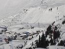 Lech am Arlberg: Ein 200 Meter langer Abbruch (rechts oben).