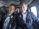 Verteidigungsminister Kunasek mit Infrastrukturminister Hofer im "Black Hawk"-Hubschrauber.