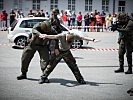 Gefechtsdienst-Vorführung durch die 1. Gardekompanie.