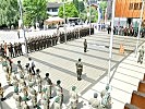 Die angetretene Truppe am Dorfplatz Ludesch.