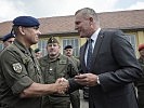 Minister Mario Kunasek mit Oberst Wolfgang Mayerhofer vom Kommando Logistik.